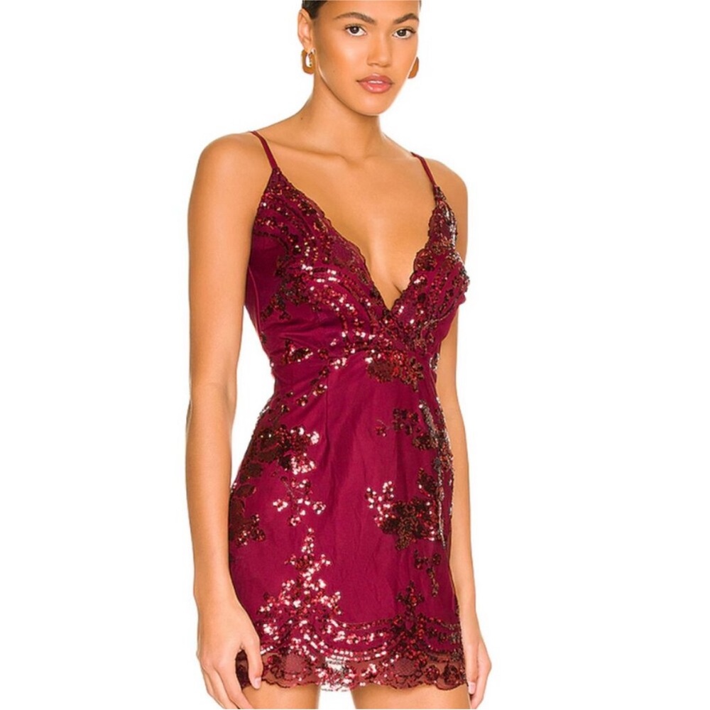 Elegant Burgundy Sequin Dress